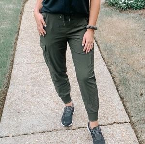 All in Motion Stretch Woven Cargo Pants-Olive L